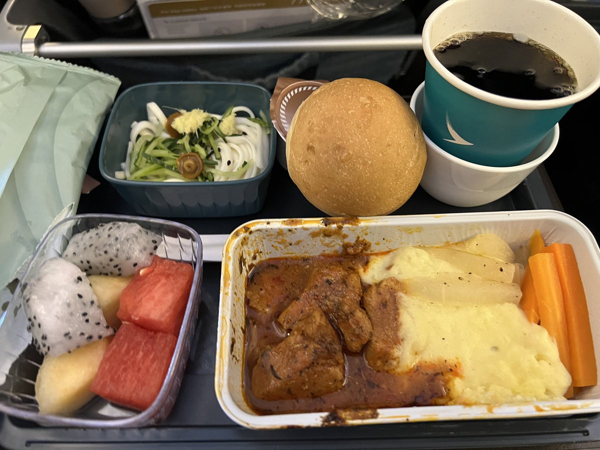 sakusakura0730's tweet photo. キャッセイパシフィックの機内食が好きすぎる https://t.co/3QH8cpcPwc