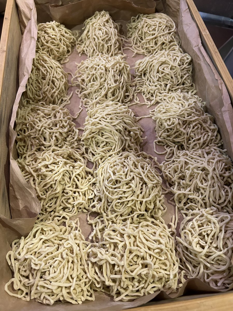 kadoyaramen's tweet photo. 佐野実さんに教わった
手もみ麺を味噌ラーメンに
合わせます
約10年ぶりに復活の手もみ麺
カドヤ食堂本店 https://t.co/TvseWvEe37