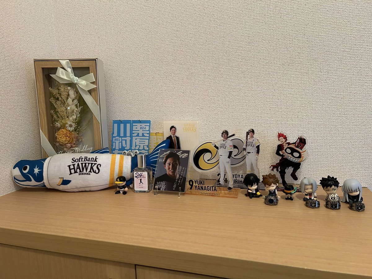 cho___rock___7's tweet photo. 了平の代理のスクアーロに晴れのリングを託した😂
玄関が賑やかになってきた👏👏 https://t.co/cSFwzQ34AG