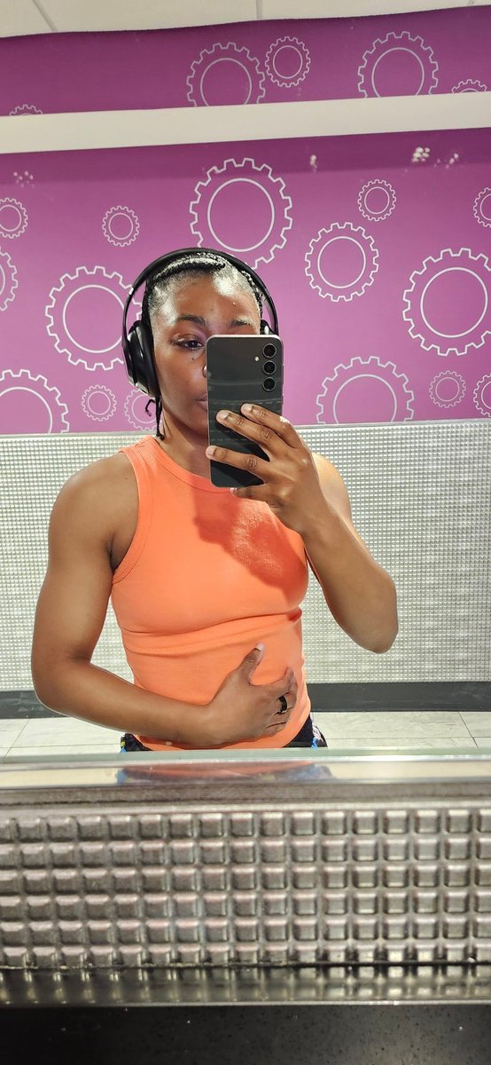 RIS_FC's tweet photo. DAY 30 IN THE GYM
ALL NATTY 👏🏾💪🏾 https://t.co/Dz3EBDS1t8
