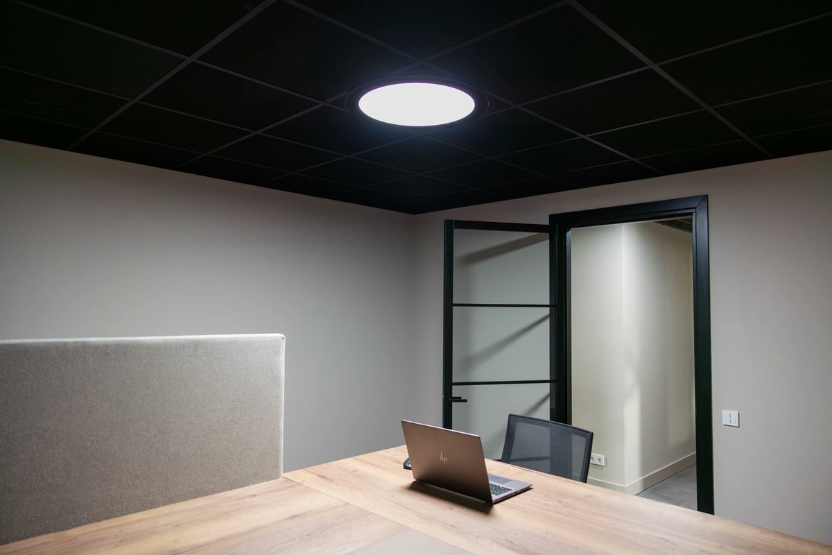 techcomlight's tweet photo. 💡 Tip: Kies daglicht niet pas als het ontwerp al klaar is.

Wil je advies voor een project? Stuur ons je plattegrond.

#bouwadvies #daglichtontwerp #architectuur #techcomlight
 #Daglicht #Lichtontwerp #InterieurDesign #DuurzaamBouwen #Lichtplanning #Bouwproject https://t.co/DCFnN9BUZu