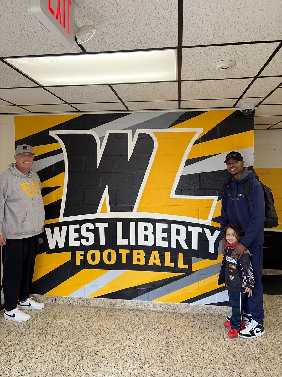 Be Great. Practice Winning Everyday. 

We appreciate Vondel Bell for bringing the vision to life and creating these amazing works of art! 🔥🔥
#wlufootball