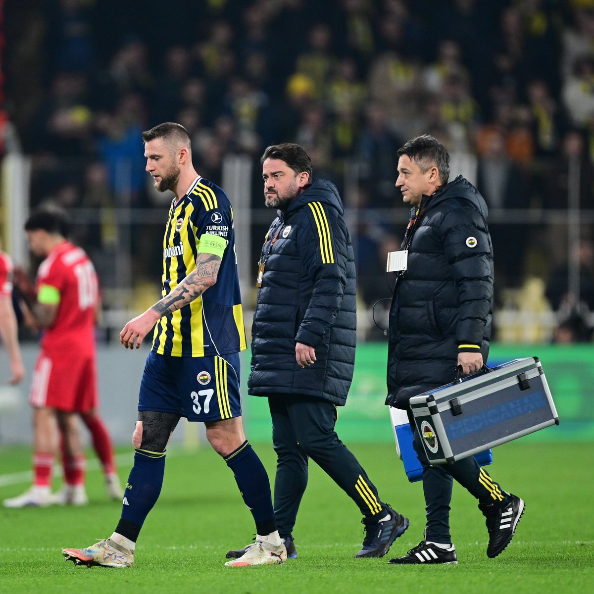 Sezonun kaderi buradan gelecek habere bağlı, geri kalan her şey boş #FBvNFFC