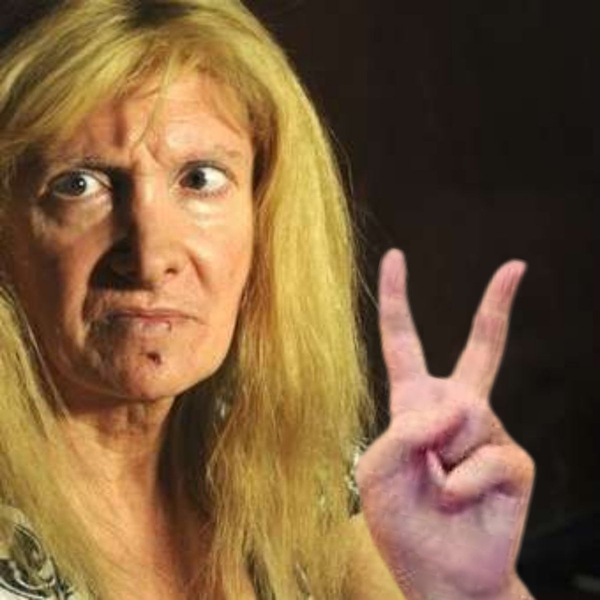 <a href="/SergioChouza/">Sergio Chouza</a> <a href="/florcarignanook/">Florencia Carignano</a> Se enojó Zulma Lobato?