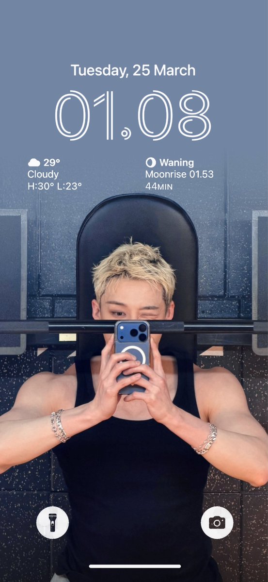 ninoononie_'s tweet image. — 🐺🫧 [260219 - profile pic update]

wallpaper/lockscreen ver.
#BangChan #방찬