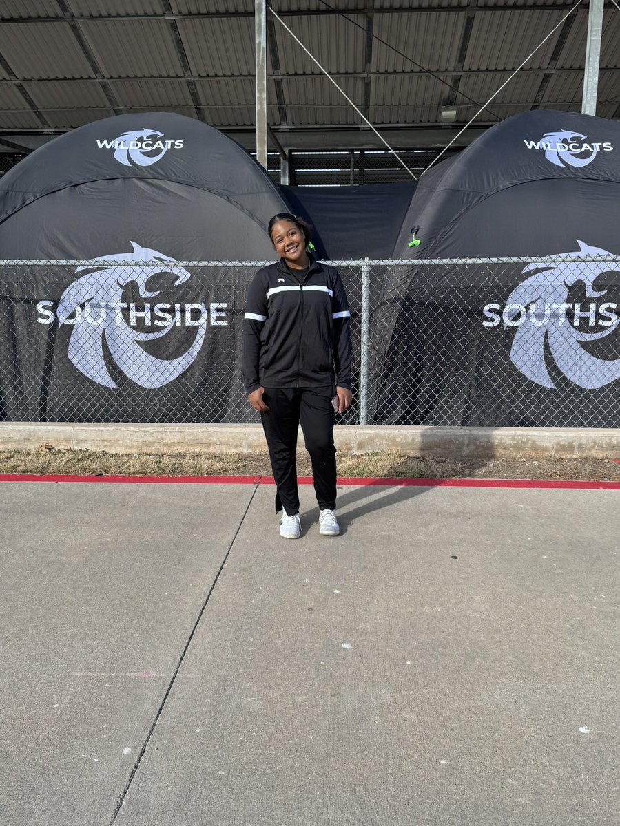 OGpip13's tweet photo. Grateful for the opportunity to compete and push myself. Huge thank you to the upperclassmen for guiding me and setting the standard. Couldn’t ask for better leaders to learn from. Excited for the season! 💪🔥 #TrackAndField #VarsityDebut #SouthSide #HHB https://t.co/OT41bBUPcA
