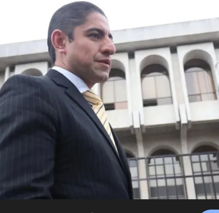 BrendaH2O66's tweet image. Si alguien merece una recompensa del tamaño de su compromiso con la justicia es el ex Fiscal contra la Corrupción Stuardo Campo. 👏🏾💪🏾

Ojalá y @BArevalodeLeon no haga caso a "Los Boys" como con la @CompiteGuate y lo nombrara a él de Magistrado en la Corte de Constitucionalidad.