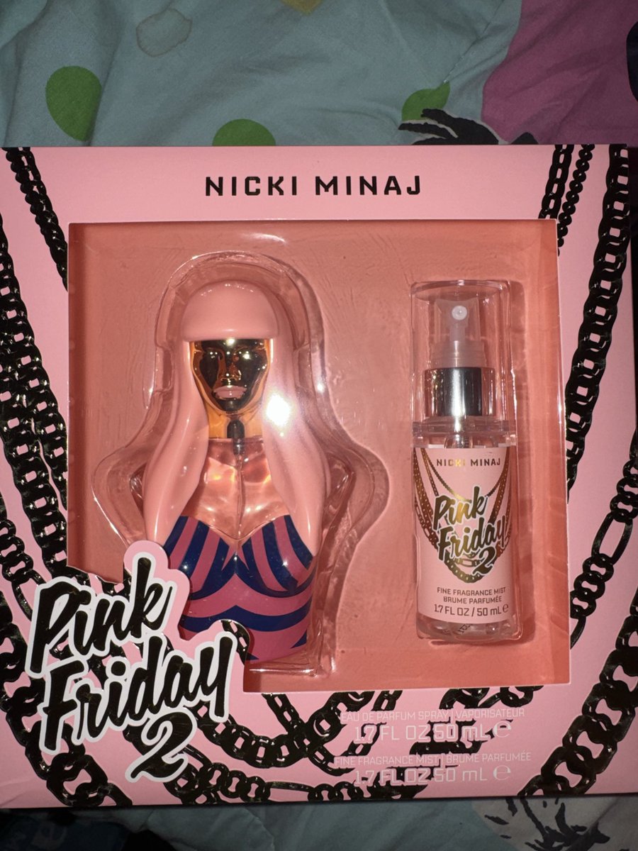 ShadeedJasmine's tweet image. He like the way I smell, PF2💅🏽💞 @NICKIMINAJ #PinkFriday2Perfume #Barbz