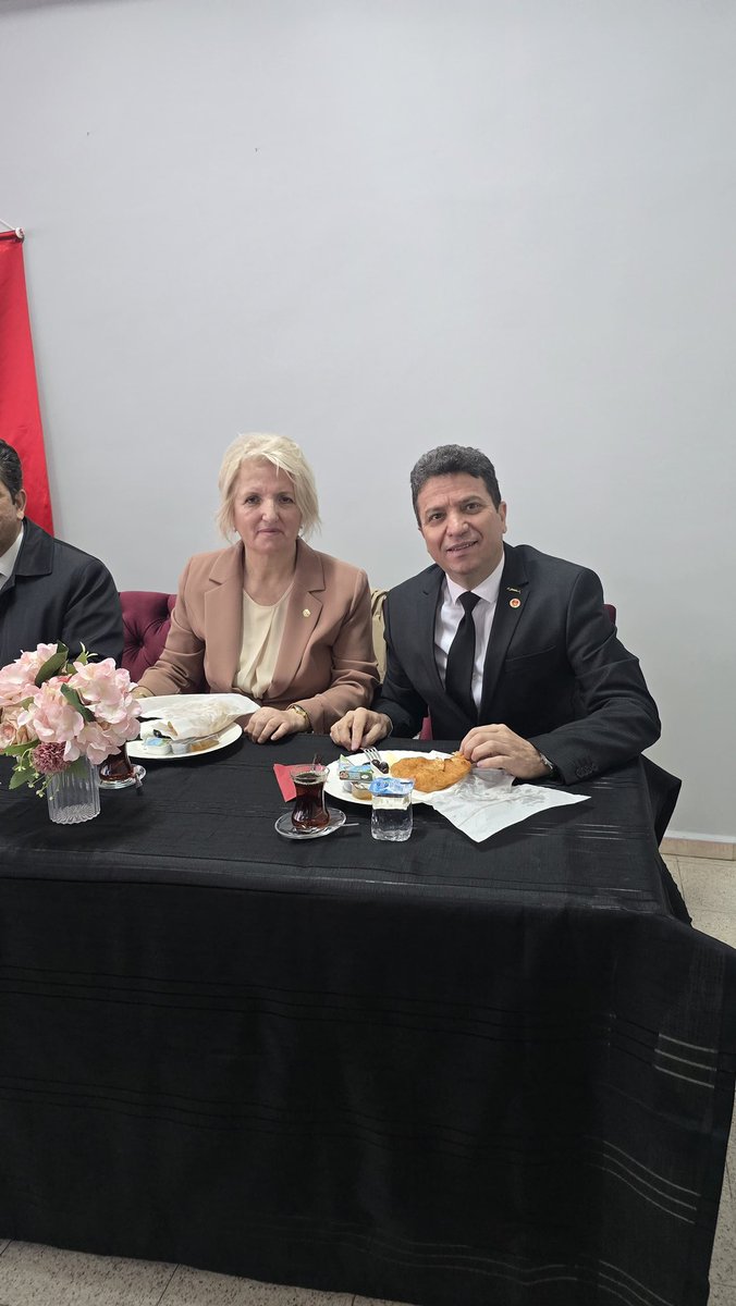 Türk Emekli Astsubaylar Derneği Bursa Şubesi  başkanımız Ercan AKTAŞ ve Yönetim ekibi olarak üyelerimizden HALİDE TAN hanımın şehit kardeşi Kara  Pilot yüzbaşı Hakan TAN’ın  22. seneyi devriyesi törenine katıldık. Allah’tan rahmet diliyoruz.