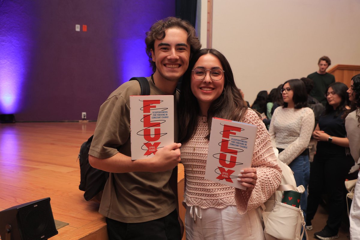 BenitoMiron's tweet photo. En @Tec_CSF tuvimos el privilegio de conversar con @aprilrinne , quien nos invitó a replantear nuestra relación con el cambio.
En tiempos de incertidumbre, la mentalidad flux nos recuerda que el futuro no se controla: se navega, se aprende y se construye. https://t.co/7CsfnfNfjQ