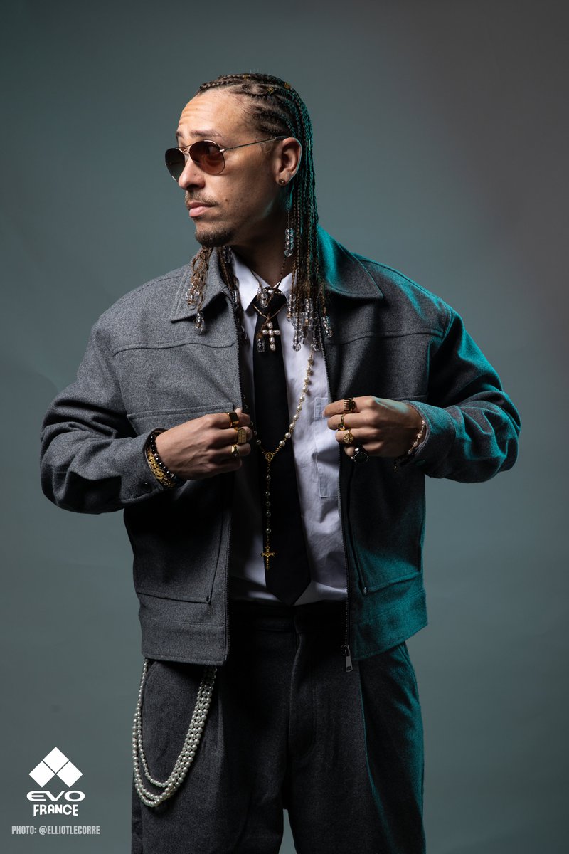 Tout a commencé lors de l'UFASHIONWEEK et tout se termine DEMAIN - LAST 24H

Si vous souhaitez soutenir ma nomination ça se passe ici evo.gg/awards catégorie "BEST DRESSED"

Merci aux photographes d'arriver à nous rendre aussi BG 🫣 <a href="/Soriya_fr/">📸 Soriya</a> <a href="/ElliotLeCorre/">Elliot</a> <a href="/Vexanie/">Steph 📸</a>