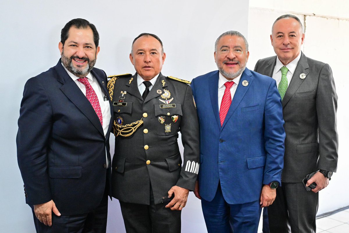 horacioduarteo's tweet photo. Un día como hoy pero de 1913, Venustiano Carranza publicó el decreto de creación del #EjércitoMexicano. 

Hoy, desde el #EdoMéx con la Gobernadora @delfinagomeza, agradecemos y celebramos la lealtad, el valor y el gran compromiso de cada mujer y hombre que integra esta noble institución, siempre presente en temas de ayuda humanitaria, desastres naturales, coordinación interistitucional y defensa de la soberanía nacional.