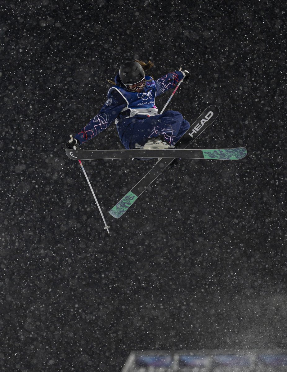 TeamGB's tweet photo. Zoe qualifies in first place 🔥

Our skier will compete in the halfpipe final on Saturday ⛷️👏

#TeamGB | #MilanoCortina2026 https://t.co/gQnsYRaLlj