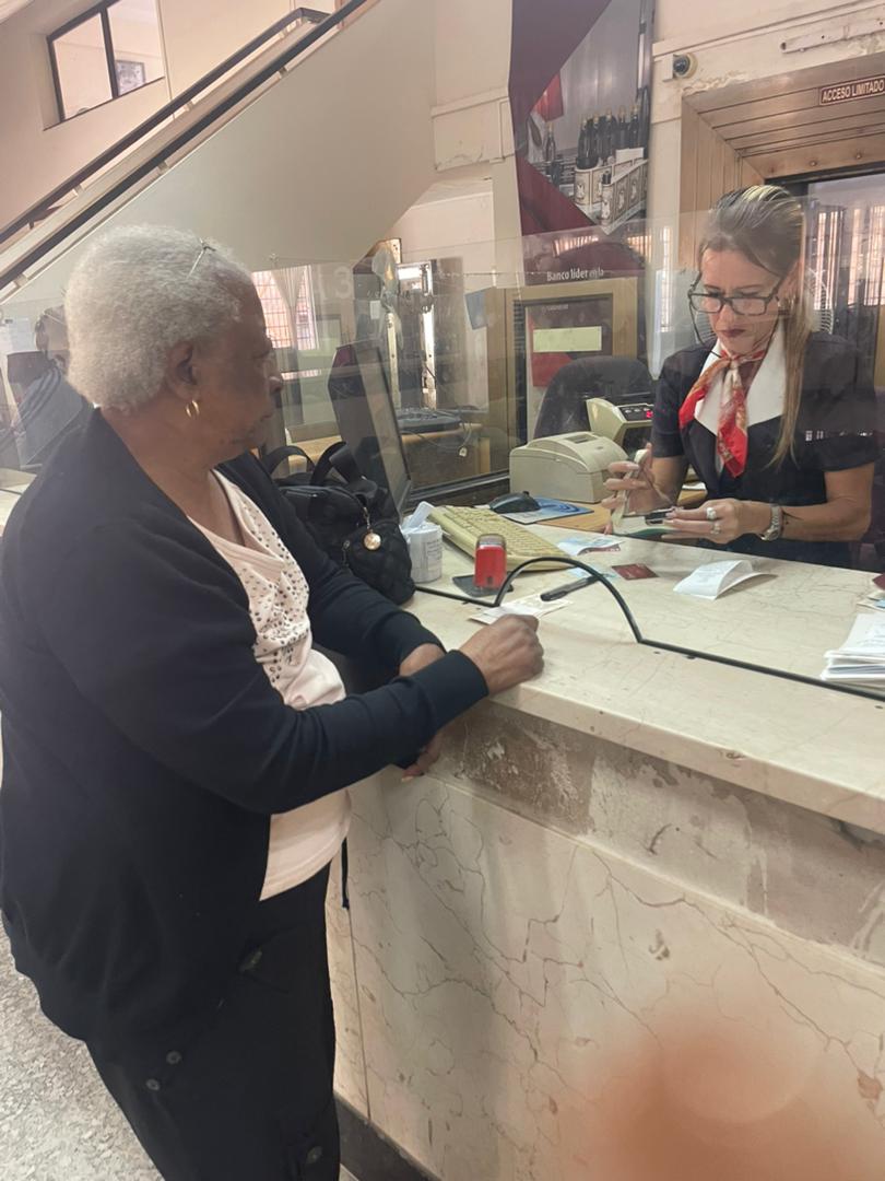 El Banco de Créditos y Comercio (Bandec) #Matanzas  reajusta horarios y garantiza servicios esenciales ante contingencia energética.

Vea los detalles en #PeriodicoGiron #MatancerosEnVictoria  👇

🌐 giron.cu/2026/02/19/ban…