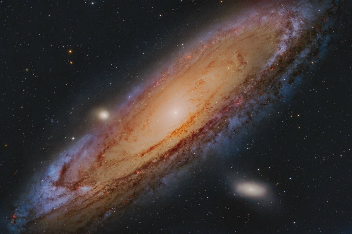 A star "disappeared" in the Andromeda Galaxy – astronomers confirmed its transformation into a black hole without a flash.

An international team of astronomers has recorded a rare event: a massive star did not explode as a supernova, but collapsed directly into a black hole.