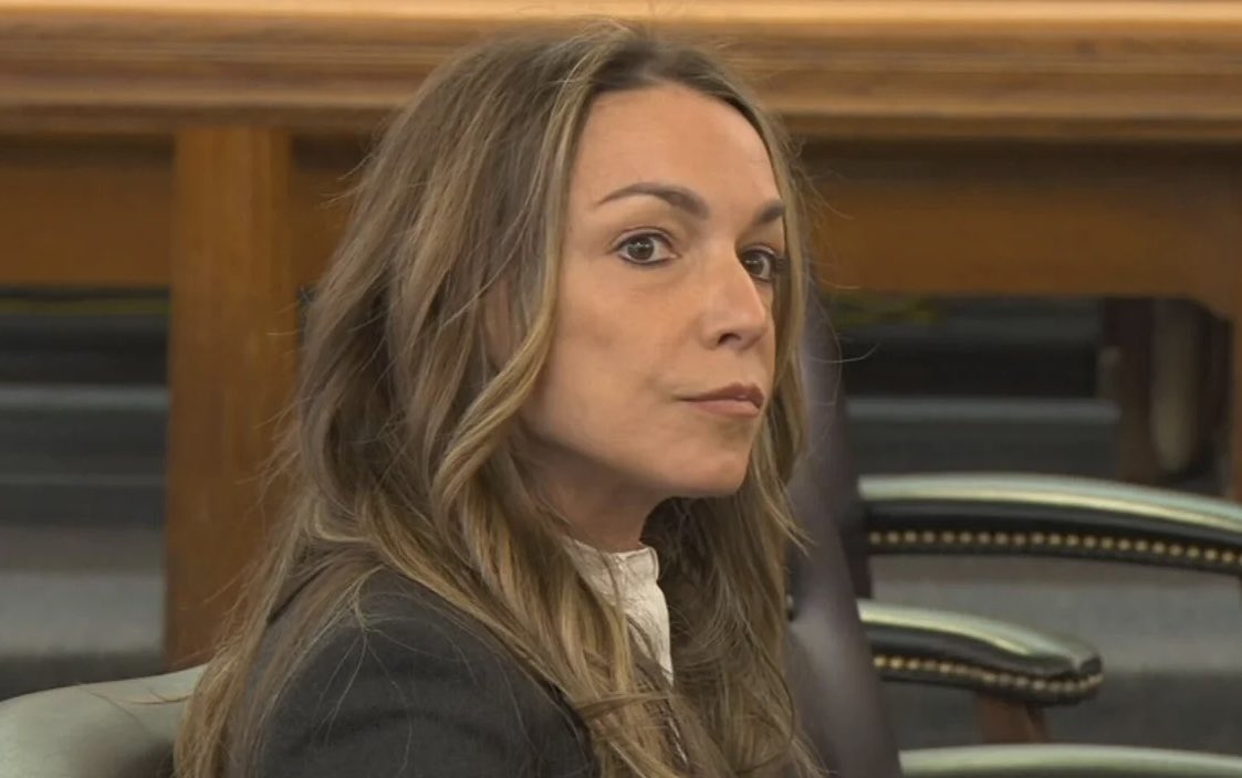 REPORT:  KAREN READ HEARING 
TODAY AT NORFOLK COURT, DEDHAM.  (19TH FEB 2026).

Karen Read was back in a courtroom today, Thursday, asking a judge to force the Norfolk County District Attorney's Office to give back her cellphones.

The hearing took place in Norfolk Superior