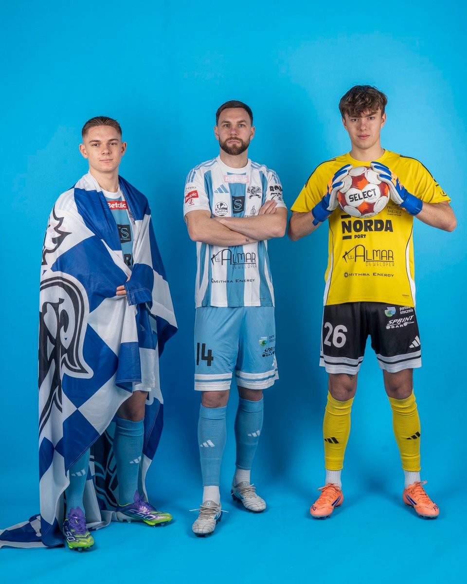 SSkolwin's tweet photo. W weekend ruszają w 🇵🇱 rozgrywki w @laczynas2liga. Świtowcy zagrają w Poznaniu z @WartaPoznan. 

Trzymajcie za nas 🫰i zapraszamy przed 📺 na transmisję [LIVE] w @sport_tvppl ⬇️

Tymczasem dziś dziękujemy Technikum Łączności i Multimediów Cyfrowych w Szczecinie za udostępnienie studia 🤍💙

Fot.Krzysztof Pruski 📸