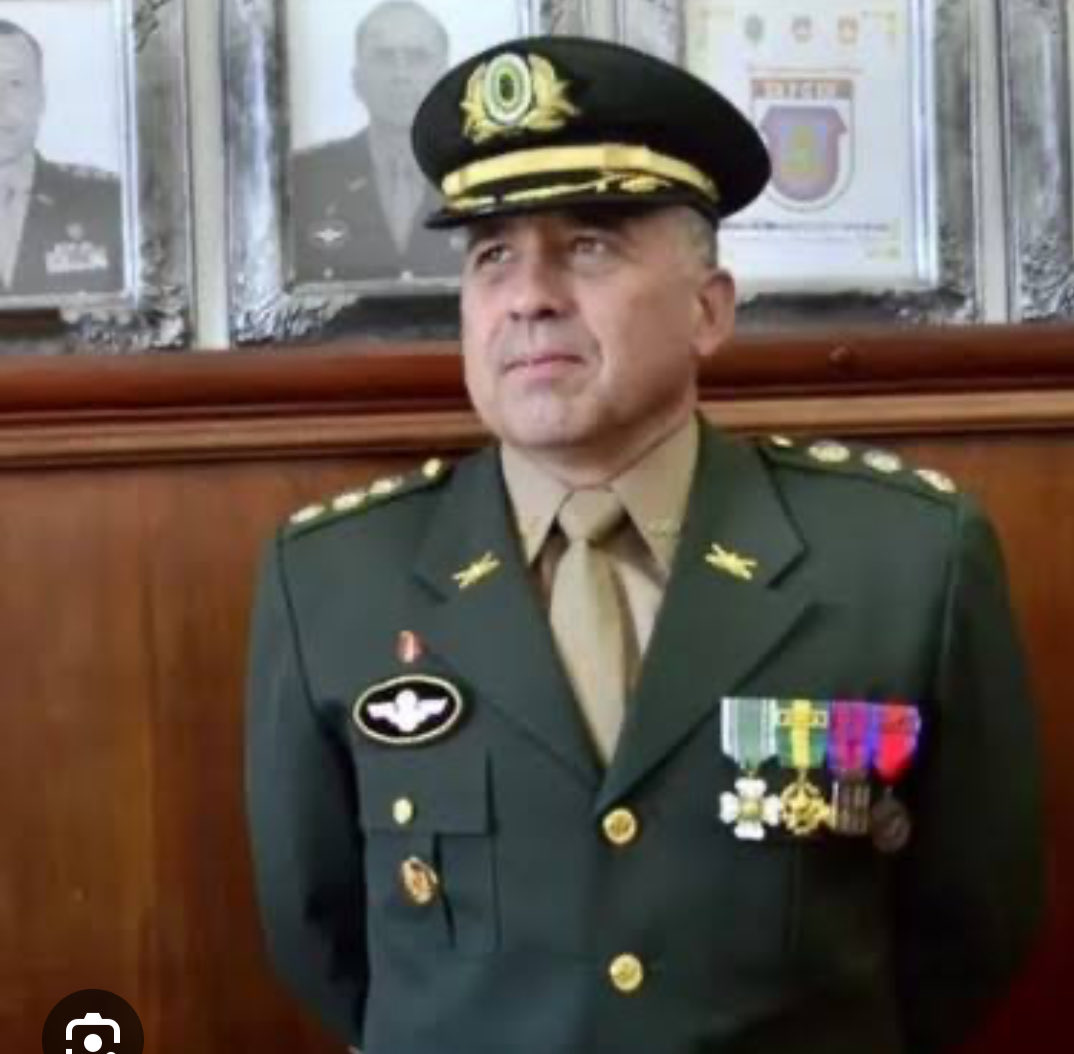 Dia 1146
Todos os dias desses 4 anos irei postar a lista dos covardes que entregaram o nosso país a comunistas! As FFAA só irão servir para pintar meio fio e bater continência a bandidos
 VERGONHA COVARDES
-Freire Gomes
-Baptista Júnior 
-Hamilton Mourão
-Gustavo H. Dutra