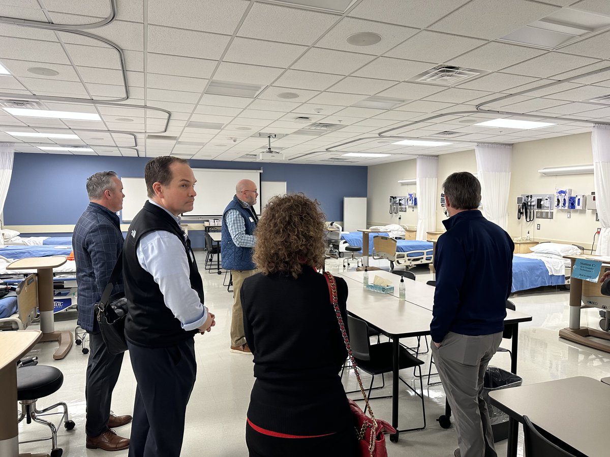 Dr. Amy Thompson tweet media