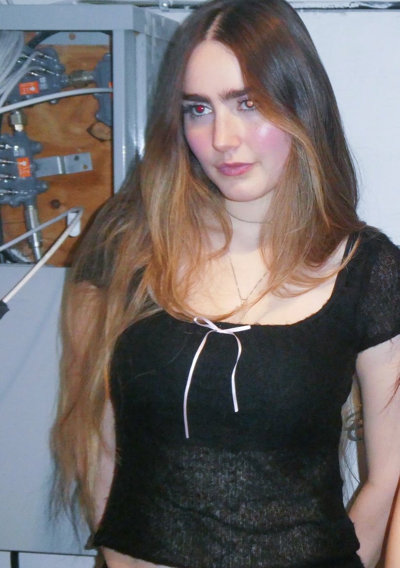 Aria Lisslo (@arialisslomusic) on Twitter photo 