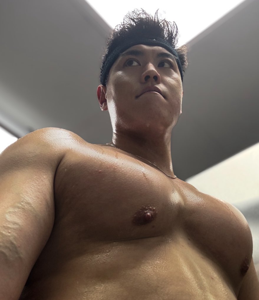 <a href="/ryxcito/">Ryan</a> We rly live in the sauna huh