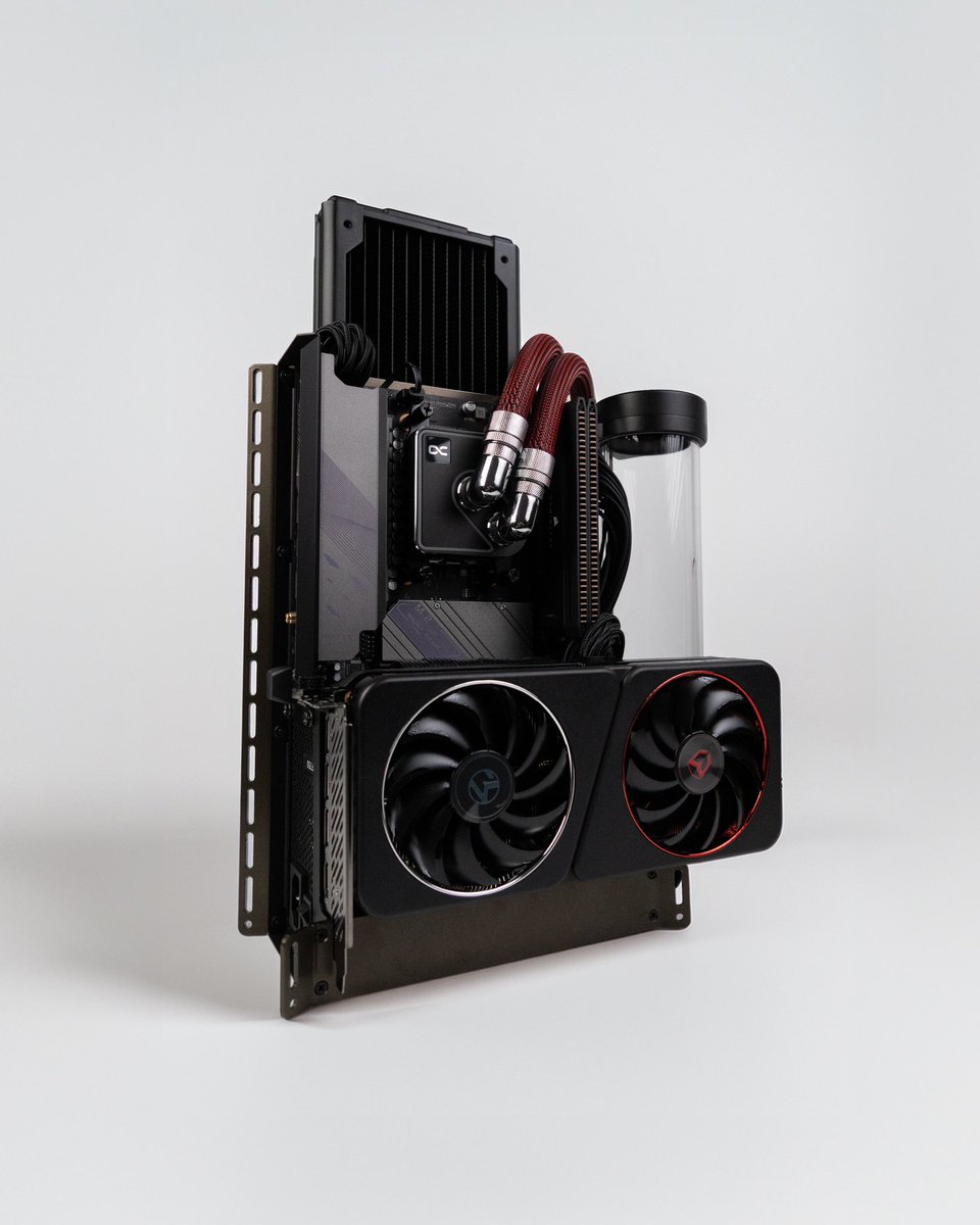 Redshift Project Canvas feat Alphacool Core 70