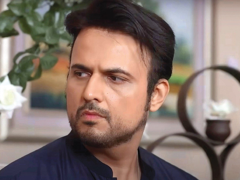 I genuinely thought this guy is Umer Mukhtar