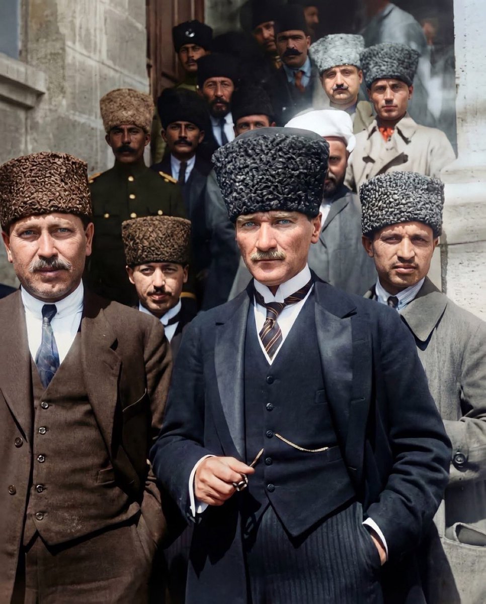 yarennuy's tweet photo. Bir Türk evladının Mustafa Kemal Atatürk ile hiçbir derdi olamaz. https://t.co/t64FIDYpcX