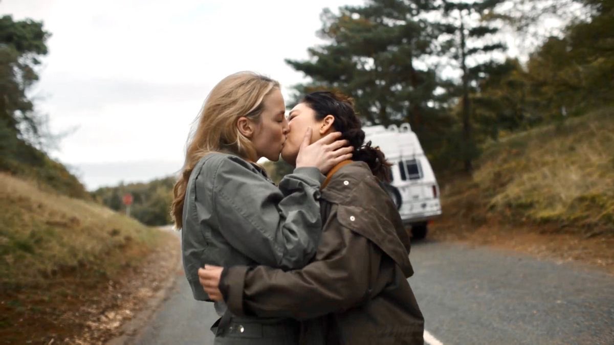jingjingyuh's tweet photo. something about the way villanelle looked at eve https://t.co/QKznok0b9o