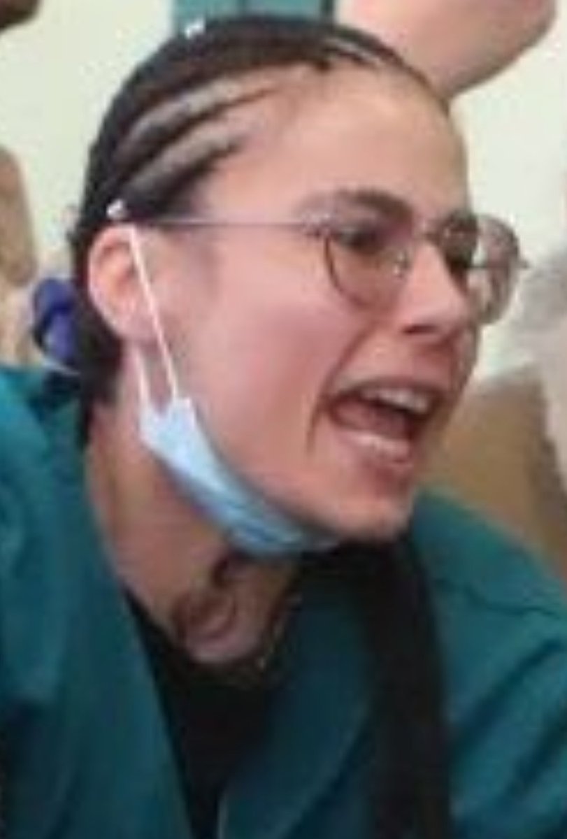 LouellaDeVil tweet media