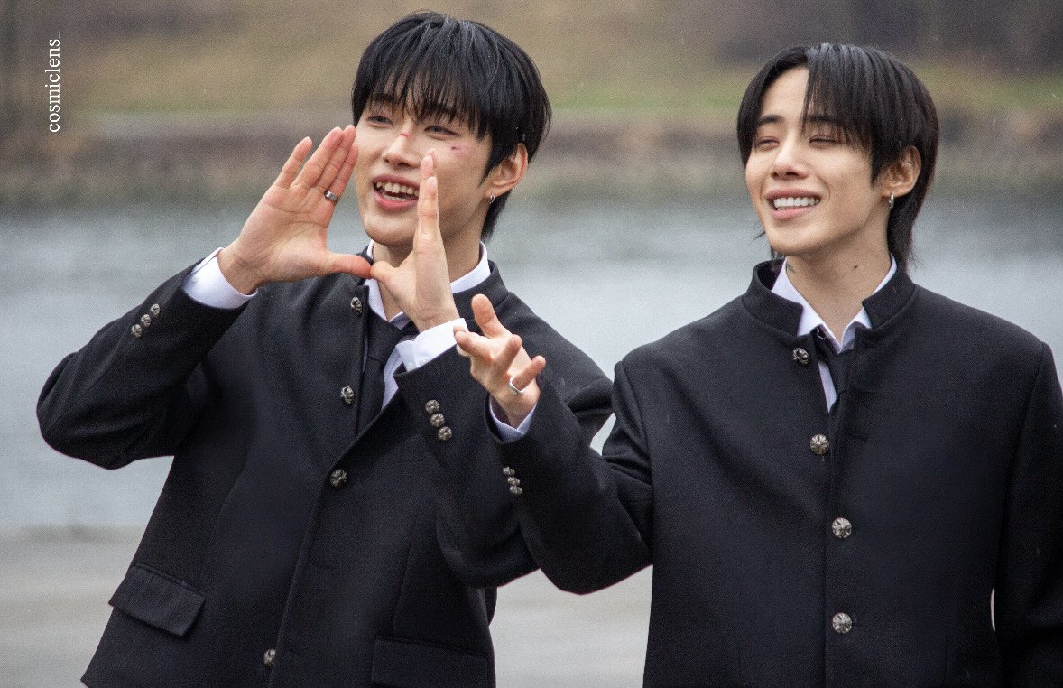 260219 Jaehan (재한) &amp; Xen (젠) OMEGA X (오메가엑스)
.
OMEGA X EUROPE TOUR 
[RE:CONNECT] in Vienna
Busking Vienna
.
cr.: cosmiclens_
.
#OMEGA_X #오메가엑스 #OMEGA_X_RECONNECT #OMEGA_X_IN_VIENNA #Jaehan #재한 #Xen #젠