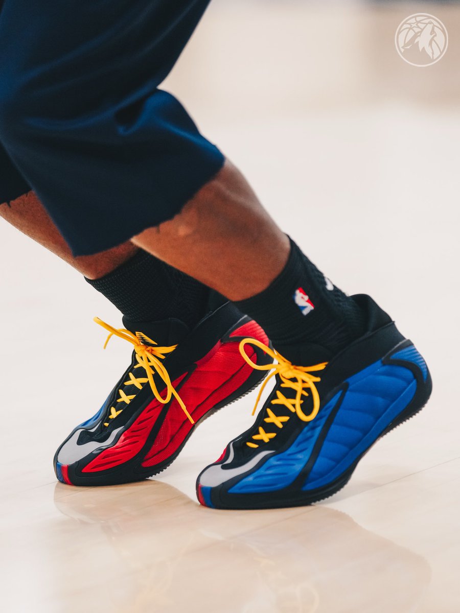 Nice Kicks tweet media
