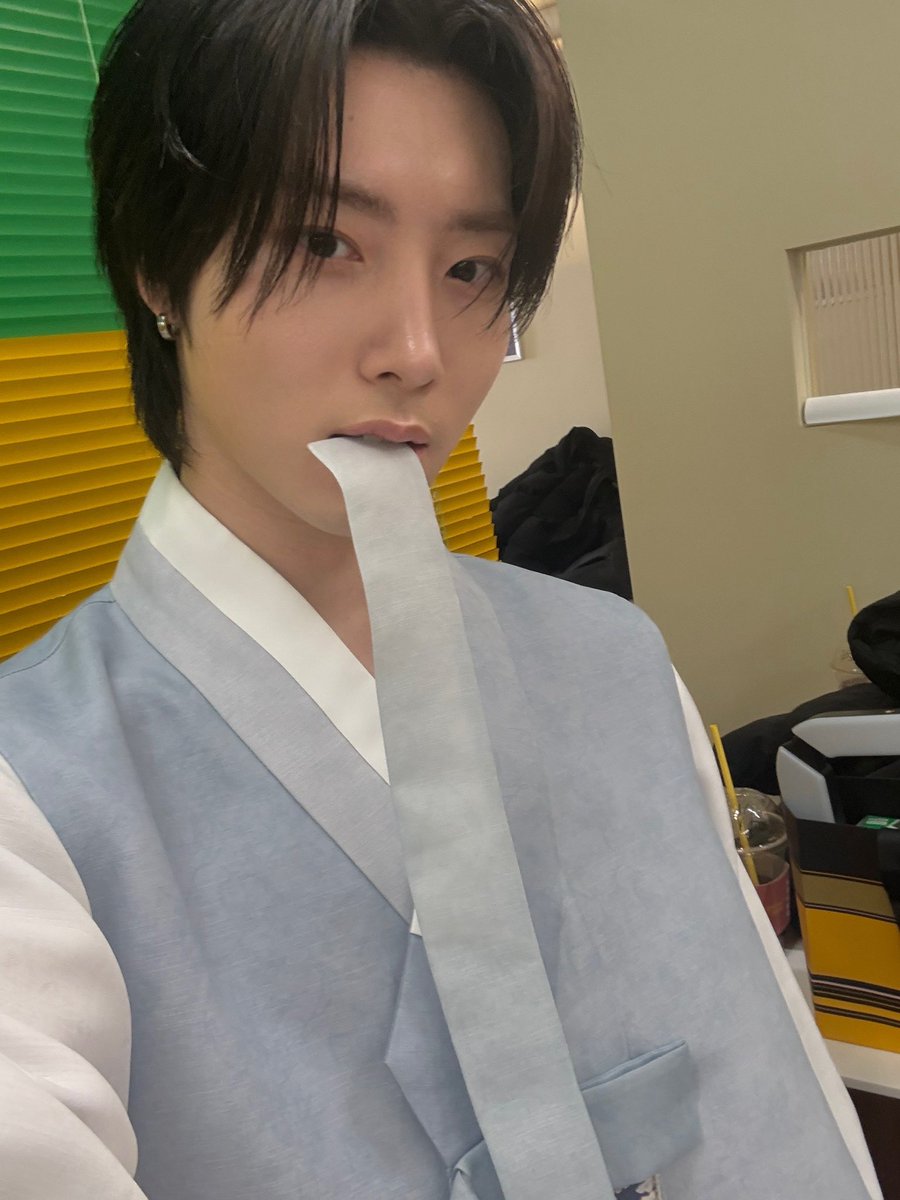 📸 20260219 RIAAN mnet chat + Update 

🦊: 한복 먹방 
🦊: hanbook mukbang 

#리안 #RIAAN #하츠웨이브 #hrtzwav