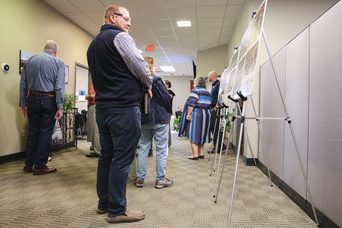 TankConnection's tweet photo. Tank Connection welcomed @ParsonsChamber  members today for Chamber Coffee. Guests enjoyed hand pies from The Cake Shed, coffee, great conversation, and a tour of our headquarters. Thanks to everyone who stopped by! https://t.co/BAmDV6wtY9