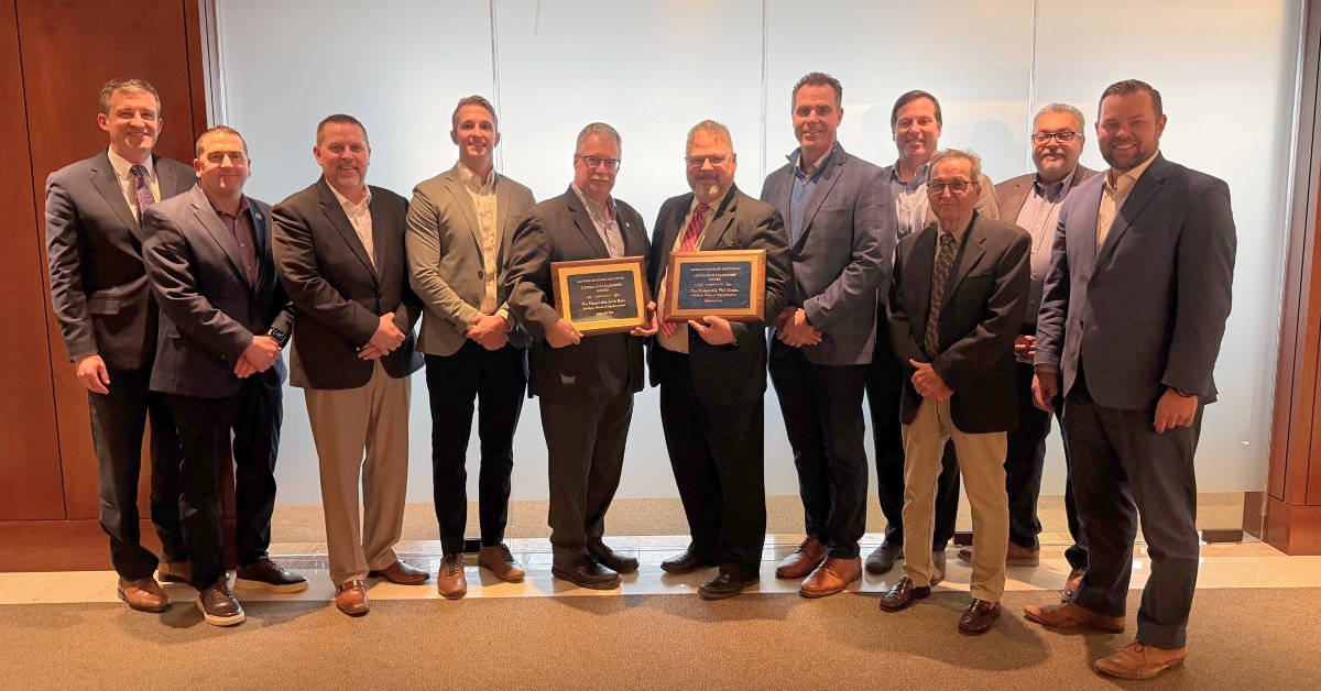 mibeverage's tweet photo. At our board meeting last week, we presented @RepRothMI and @RepPhilGreen67 with Legislative Leadership Awards! We are grateful for the work these two have done to protect and advance Michigan's beverage industry and we were excited to recognize their dedication. https://t.co/1LI6I3zFam