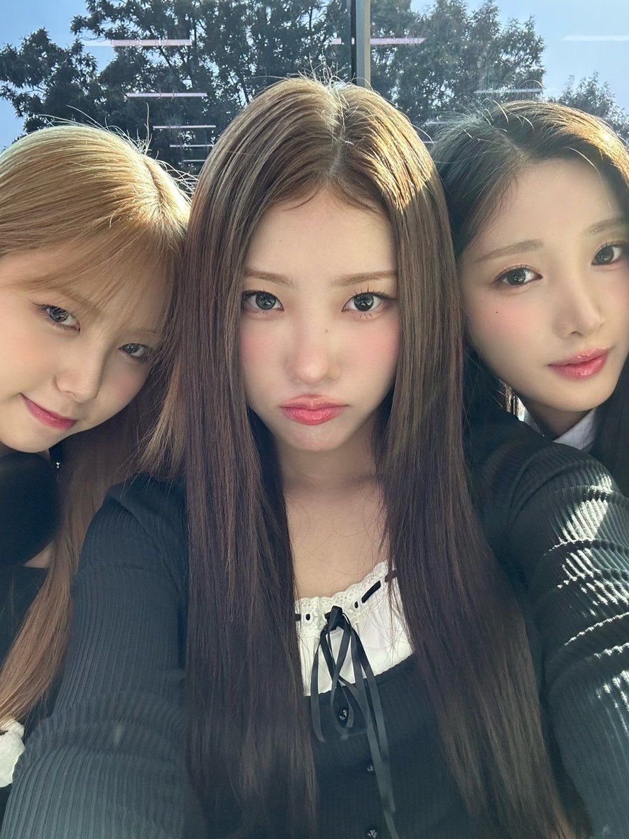 a friend group I made up 

#TXT #PURPLEKISS