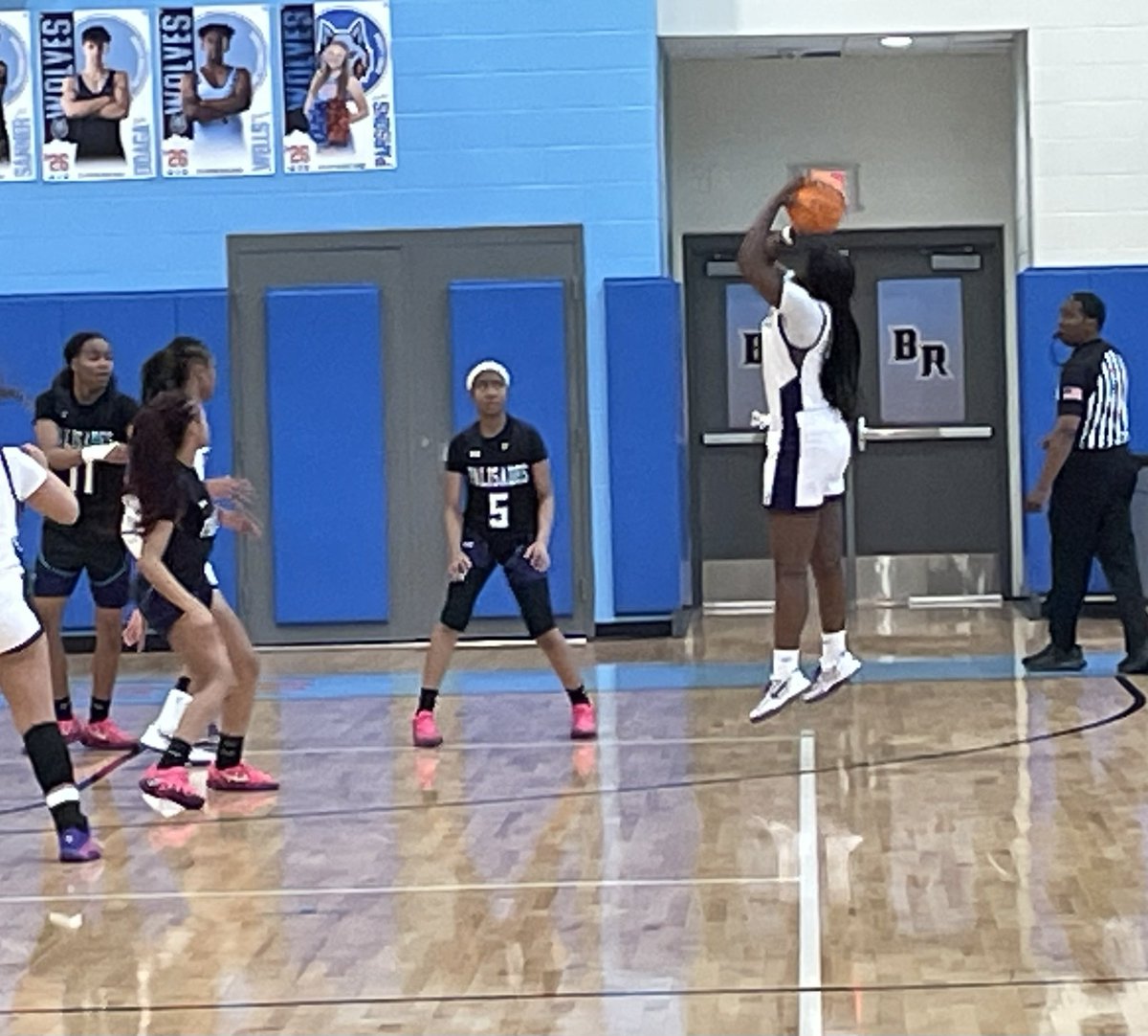 For high school basketball fans in the Queen City who can’t get to tomorrow night’s Southwestern 7A/8A Conference championship games, head to <a href="/BahakelSports/">Bahakel Sports</a>.  We will live stream both the boys and girls games starting at 6.  <a href="/AKWBB/">Ardrey Kell ℓα∂у киιgнтѕ Basketball</a> <a href="/phswomensbball/">PHS Women's Bball</a> <a href="/EMHSMBball/">EMHSMensBBall</a> <a href="/ProvMBBall/">Providence HS Men's Basketball</a>