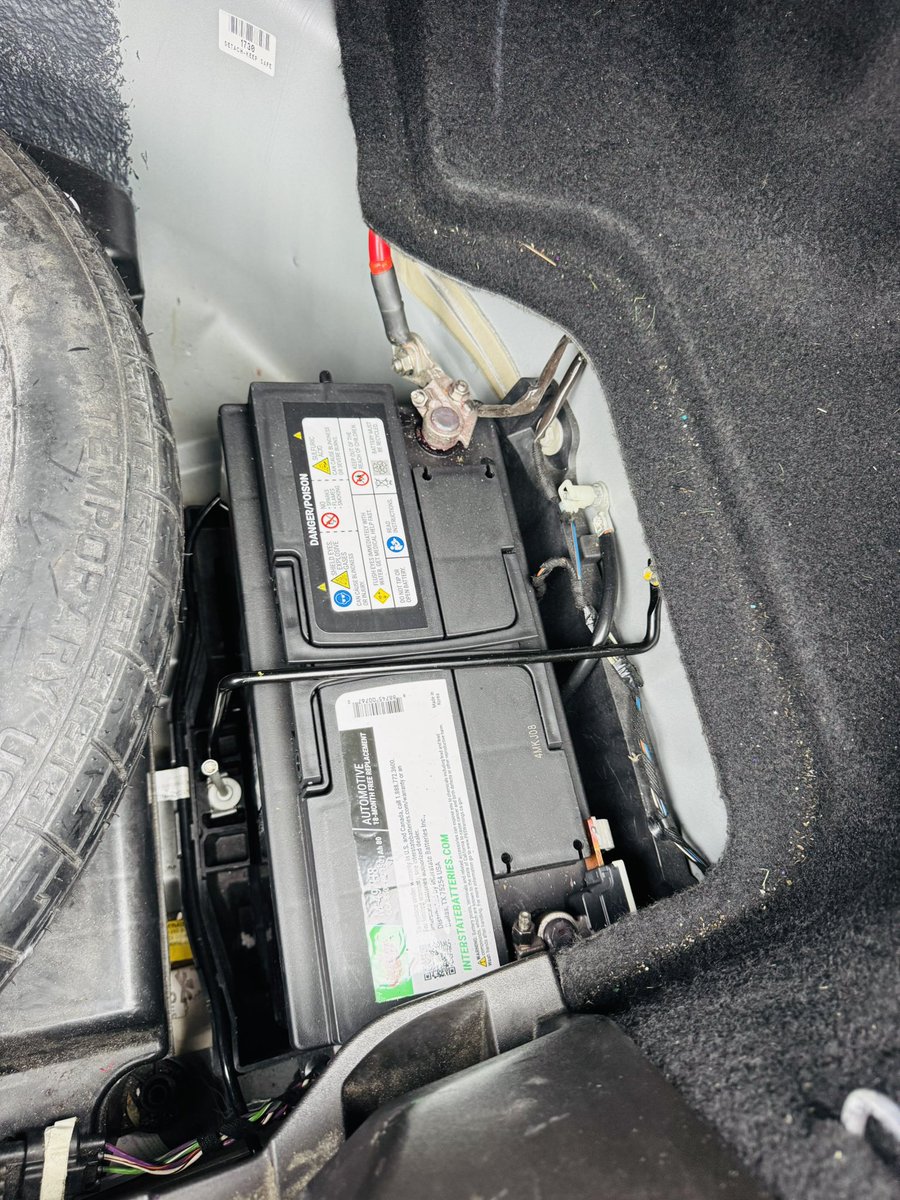 CarBatteryHelp's tweet photo. Mobile car battery replacement in Upper Marlboro, MD in progress📍🚙 

Call Now 📞 (301) 250-8970
Web: https://t.co/ogj7nvLqak

We are at a customer's Home for a quick battery installation on a 2010 Jaguar FX. 

#carstrucksbatteryservice #carbatteryreplacement #UpperMarlboro https://t.co/Xjv0M1RrgO