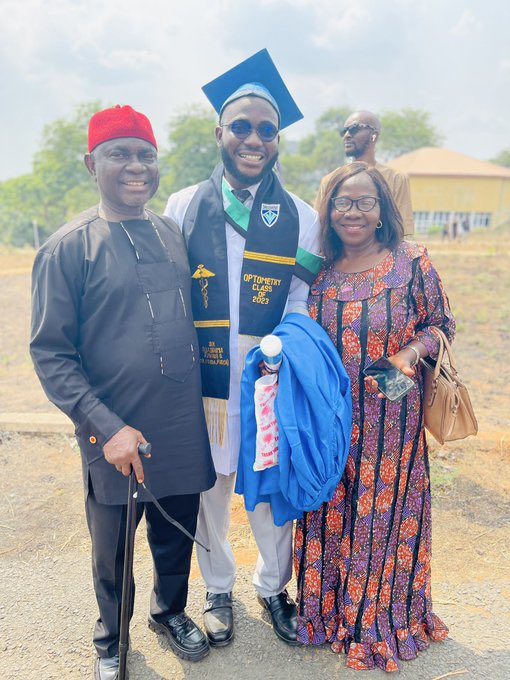 Favour_Ogadimma's tweet photo. 1 year after the oath.
I and my beautiful elder sister.๐ฅฐ๐โค๏ธ
Lives changed. Vision restored.
Would I choose this path again? 100%. ๐๏ธ๐ฅ
God bless Abia State @alexottiofr
God bless @Nedunaija https://t.co/yJSzorZtgh