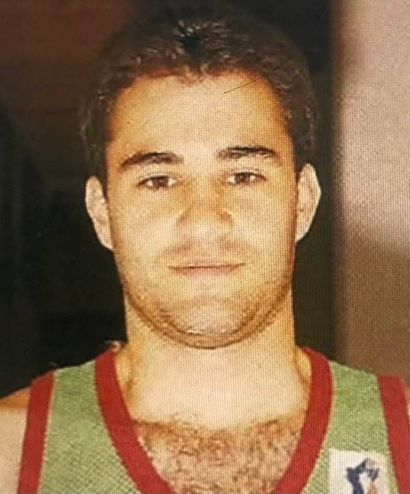 AgrasFernando's tweet photo. Diego Niebla es el 5° jugador nacido y formado en el baloncesto ferrolano en estar presente en una Fase Final de #CopaACB tras José Luís Ferreira, Óscar Cobelo &amp; Pablo Codesido en 1994, y Lucho Fernández en 2008 #HISTORIABALONCESTOFERROL https://t.co/LThfhKWWyk