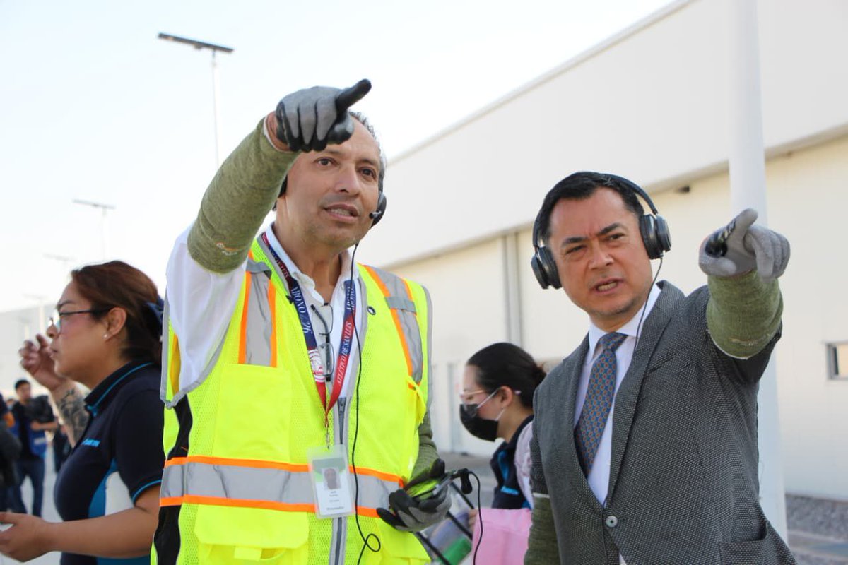 #Destacado | SLP podría detonar hasta mil mdd en inversión durante 2026

Un portafolio de proyectos productivos consolida a la entidad como un polo industrial atractivo y con capacidad para un crecimiento récord.

La información completa aquí 👇🏼 

vcsanluis.mx/2026/slp-podri…