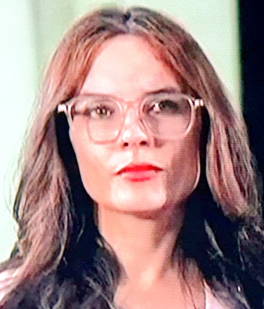 Lovely_Sagitta's tweet image. Por cuatro años hemos visto a @camila_vallejo mintiendo. Cuando la veo hablando 'tan suelta de cuerpo' de la economía espectacular (tema que no es su especialidad) con que dejarán el país, me viene a la mente la declaración pública que ella hizo durante la insurrección 2019 👿🔥,