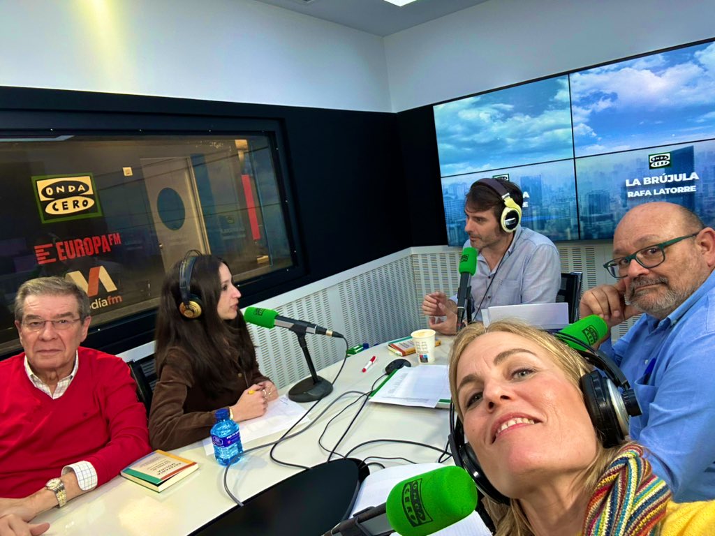 78laurablanco's tweet image. Con @EstefMolina_ @rlatorreg @jesus_rivases @RguezBurgos y @Suanzes en remoto en @BrujulaOndaCero sobre la clase media y el libro Los hijos de los boomers