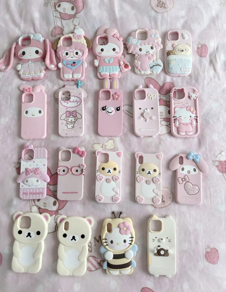 fawniefia's tweet image. oh to have a cute case collection …