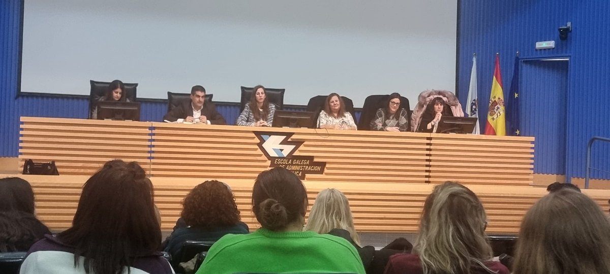 CCAobarco's tweet photo. Hoxe estivemos en Santiago de Compostela no auditorio da EGAP para coñecer as últimas novidades en relacion a subvención de comercio e para aclarar calquera dúbida co director de Comercio, Gabriel Alén. 
Voltamos satisfeitos co trato recibido, como sempre. https://t.co/xCDkUb4FRF