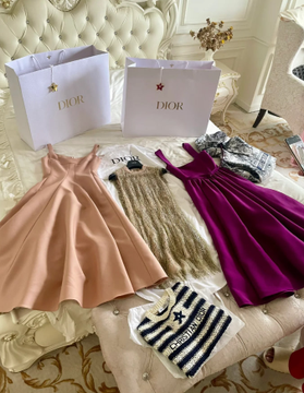odhora7464's tweet photo. When your shopping bags are prettier than most people's outfits 😍😌 https://t.co/crXU2zWbl7