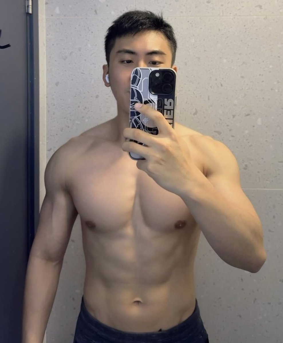 ManFeed🍆 tweet media