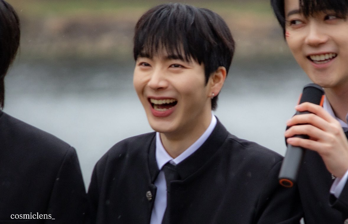 260219 Kevin (케빈) OMEGA X (오메가엑스)
.
OMEGA X EUROPE TOUR 
[RE:CONNECT] in VIENNA
Busking Vienna
.
cr.: cosmiclens_
.
#OMEGA_X #오메가엑스 #OMEGA_X_RECONNECT #OMEGA_X_IN_VIENNA  #Kevin #케빈