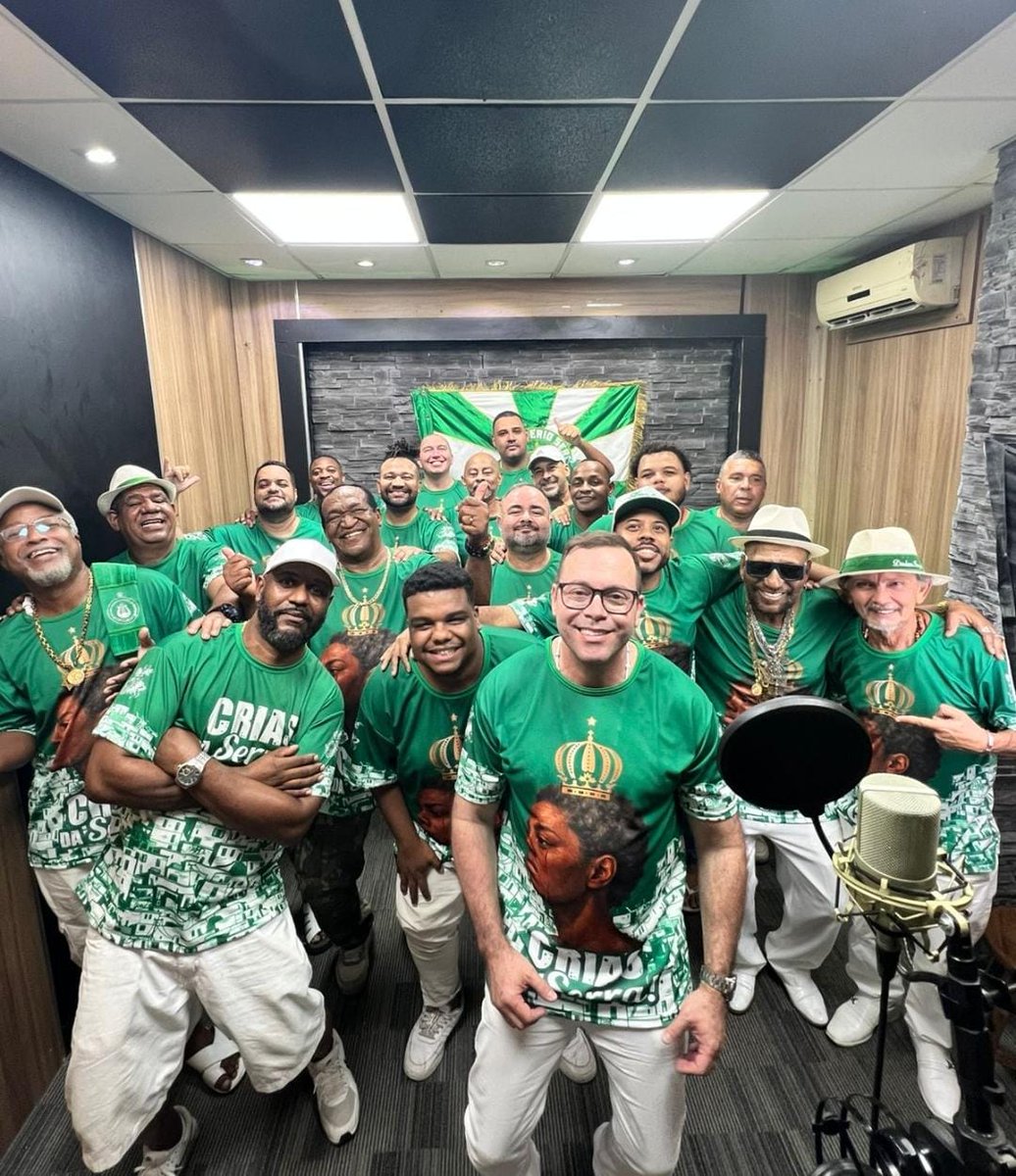 40 pontos.
Dever cumprido Império Serrano. 

É QUIZOMBA DE PRETA LITERATURA