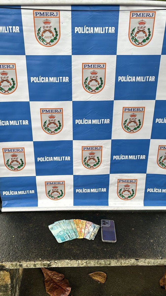 PMERJ's tweet photo. 🎯 PRISÃO EM BELFORD ROXO!
Ação de monitoramento de inteligência do #39BPM e da #54DP, nesta quinta (19/02), resultou na prisão de um indivíduo, vulgo “Cagado”, apontado como integrante de milícia, flagrado realizando cobranças ilícitas e extorsões contra comerciantes locais. + https://t.co/tgVL2c01u0